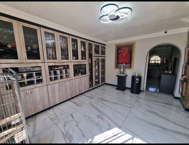 4 BEDROOM HOUSE FOR SALE IN BRACKENHURST